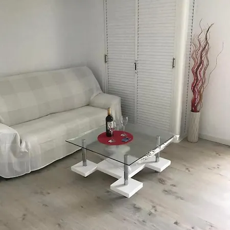 Carihuela Apartment *